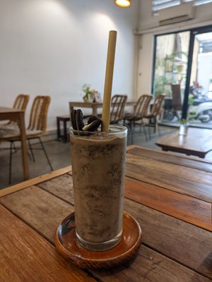 Oreo shake at Sacred Lotus Cafe in Phnom Penh