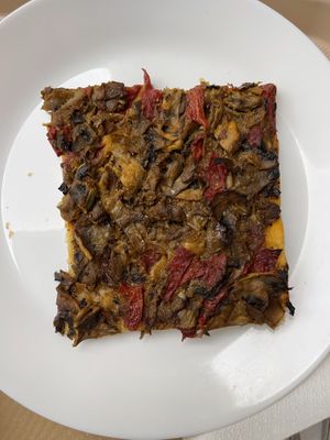 Tosta vegana con setas y piquillo  at La Olla Vegetal in Zaragoza