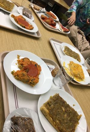 Los menús son muy saciantes. De hecho normalmente me traigo un tupper de casa por que a veces no puedo con el postre😉(Si pides una tarrina de plástico allí cobran 0.20eur) at La Olla Vegetal in Zaragoza