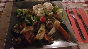 Vegan plate at Konoba Dalmacija in Zadar