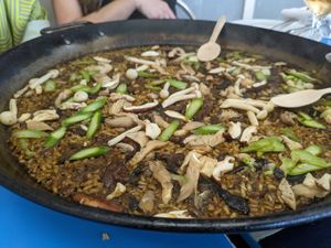 Mushroom paella at Xiringuito Escribà in Barcelona
