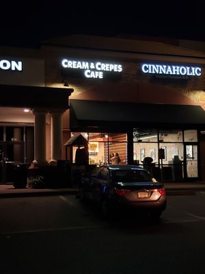 Store front at Cream & Crepes Cafe in Richardson