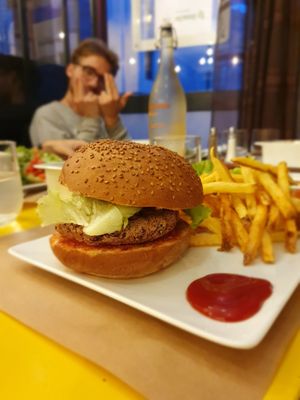 Red beans burger at La Bouche'rit in Grenoble