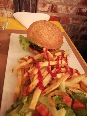 Bean burger with homemade French fries at La Bouche'rit in Grenoble