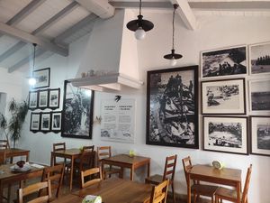 Decor at Barril Beach Cafe in Faro