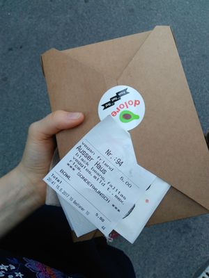 vegan friend at Dolores in Berlin