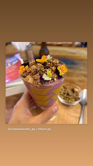 Batido de “Frutos Rojos” con Granolas crudas y crema de macamia   at Eco Tienda Café in Asuncion