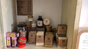 Natural self care ❤️ all local and reusable containers. They do have natural anti-mosquitos spray ❤️ at Eco Tienda Café in Asuncion