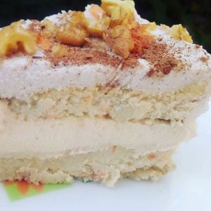 carrot cake. Harina de almendras con coco + crema de Macadamias y zanahoria.  at Eco Tienda Café in Asuncion