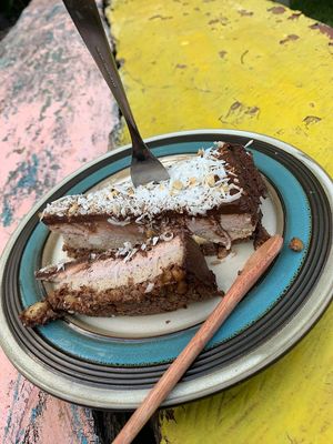 Eco torta. Crema de Macadamias con mermelada de frutillas bañada en ganache de chocolate  at Eco Tienda Café in Asuncion