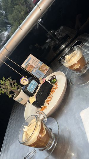 Pastel altar.   at Yoyu in Tlalnepantla