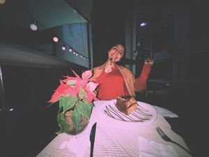 Mi pastel favorito sin duda es el de chocolate con fresa que es como un gansito gigante pero mil veces más rico💓 at Yoyu in Tlalnepantla