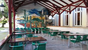 Covered outdoor seating at Tres Amigos in Winterthur