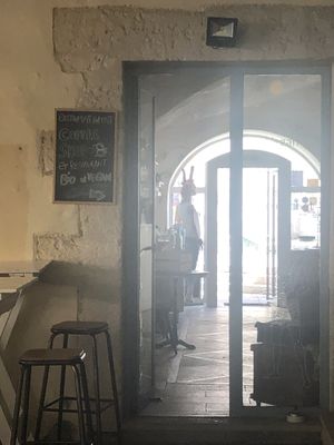 Indoor and outdoor  at Le VG D'Arles - La Cantine Végétale in Arles