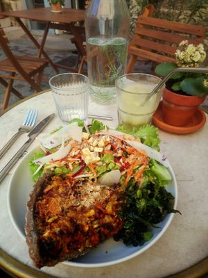  at Le VG D'Arles - La Cantine Végétale in Arles