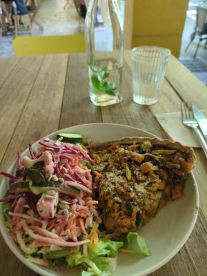  at Le VG D'Arles - La Cantine Végétale in Arles