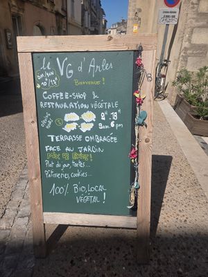  at Le VG D'Arles - La Cantine Végétale in Arles