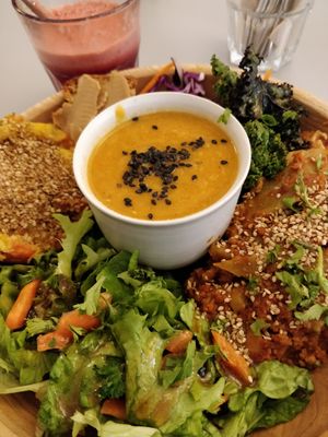 The big plate at Le VG D'Arles - La Cantine Végétale in Arles