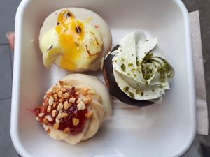 Mini cronuts at Chök in Barcelona