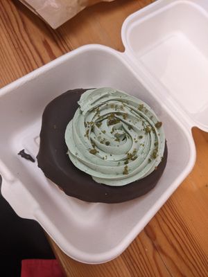 Pistachio cronut at Chök in Barcelona