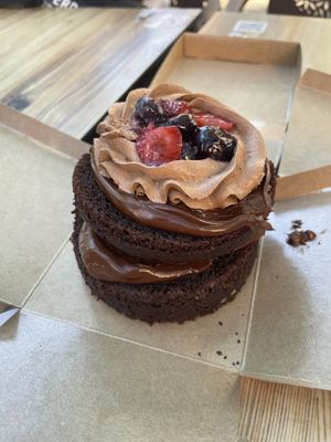 Pastel de chocolate y frutos rojos  at Chök in Barcelona