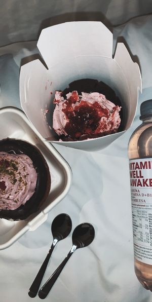 Muffin and donut at Chök in Barcelona