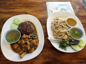 Masanam and chicken at CMU Vegan - Kinphak Cafe in Chiang Mai