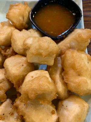 เต้าหู้ชุปแป้งทอด. Deep-fried Tofu. Great to eat with the soundtrack "Death, Death to the IOF" 🔻⚖️🗝️🇳🇴🇵🇸 at CMU Vegan - Kinphak Cafe in Chiang Mai