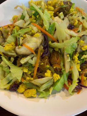 🇵🇸🇹🇭กะหล่ำปลีวุ้นเสนผัดไข่เจ 🇵🇸🇹🇭👩🏽‍🍼🇵🇸 Stir-fried Cabbage & ⚖️🇪🇸🇵🇸🇨🇳 at CMU Vegan - Kinphak Cafe in Chiang Mai