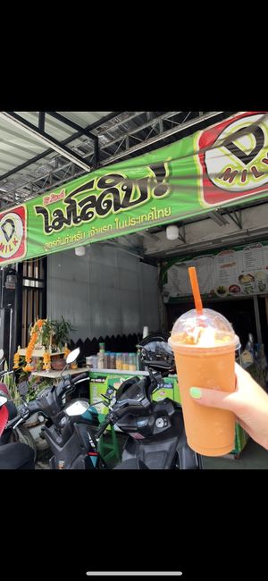 Drinks from lady onsite   at CMU Vegan - Kinphak Cafe in Chiang Mai