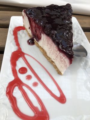 Blueberry pie at Veganitessen in Sevilla