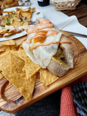 Riquísimo! at Veganitessen in Sevilla