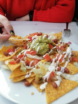 Picante, un poco, es que soy de paladar sensible. at Veganitessen in Sevilla