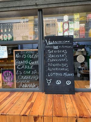  at Veganitessen in Sevilla
