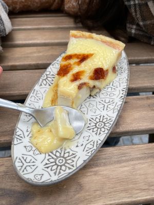 Creme Brulee Chesecake   at Veganitessen in Sevilla