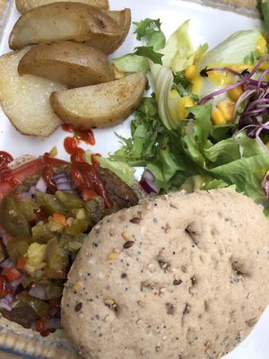 Teriyaki sauce seitan burger   at Veganitessen in Sevilla