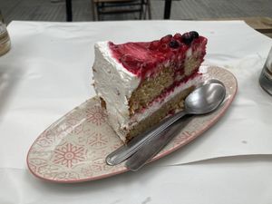 Berry cake  at Veganitessen in Sevilla