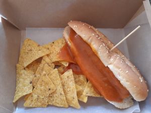 Hotdog at Veganitessen in Sevilla