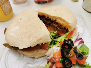 Seitan sandwich at Veganitessen in Sevilla