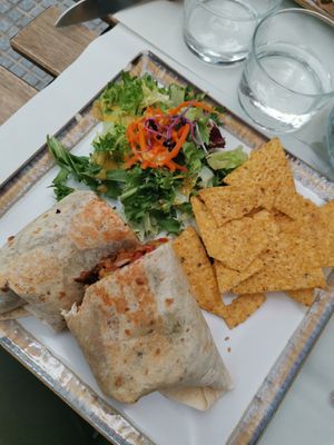 Delicious vegan lunch at Veganitessen in Sevilla