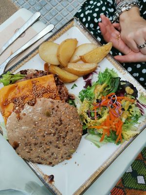  at Veganitessen in Sevilla