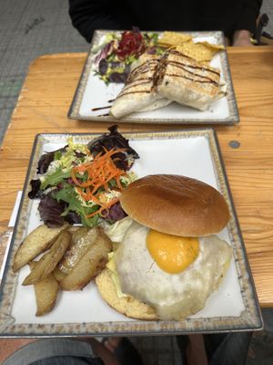 Burger & Burrito action   at Veganitessen in Sevilla