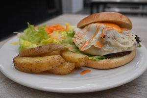 Bacon & egg burger at Veganitessen in Sevilla