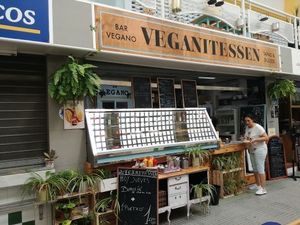 Chiosco nel mercato at Veganitessen in Sevilla