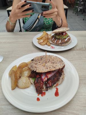  at Veganitessen in Sevilla