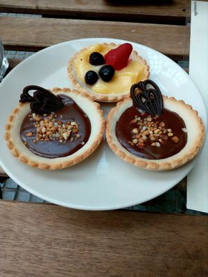 tartaletas!!! at Veganitessen in Sevilla