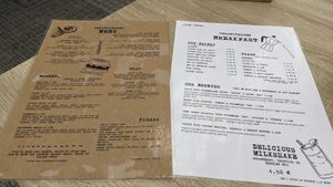 The menu at Veganitessen in Sevilla