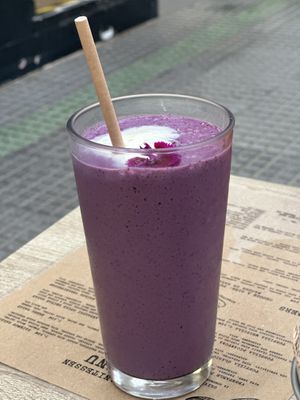 Berries Shake  at Veganitessen in Sevilla