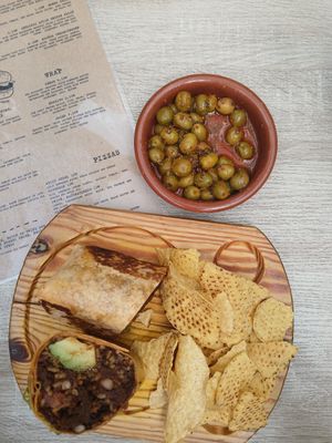  at Veganitessen in Sevilla