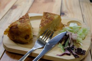 Tortilla at Veganitessen in Sevilla